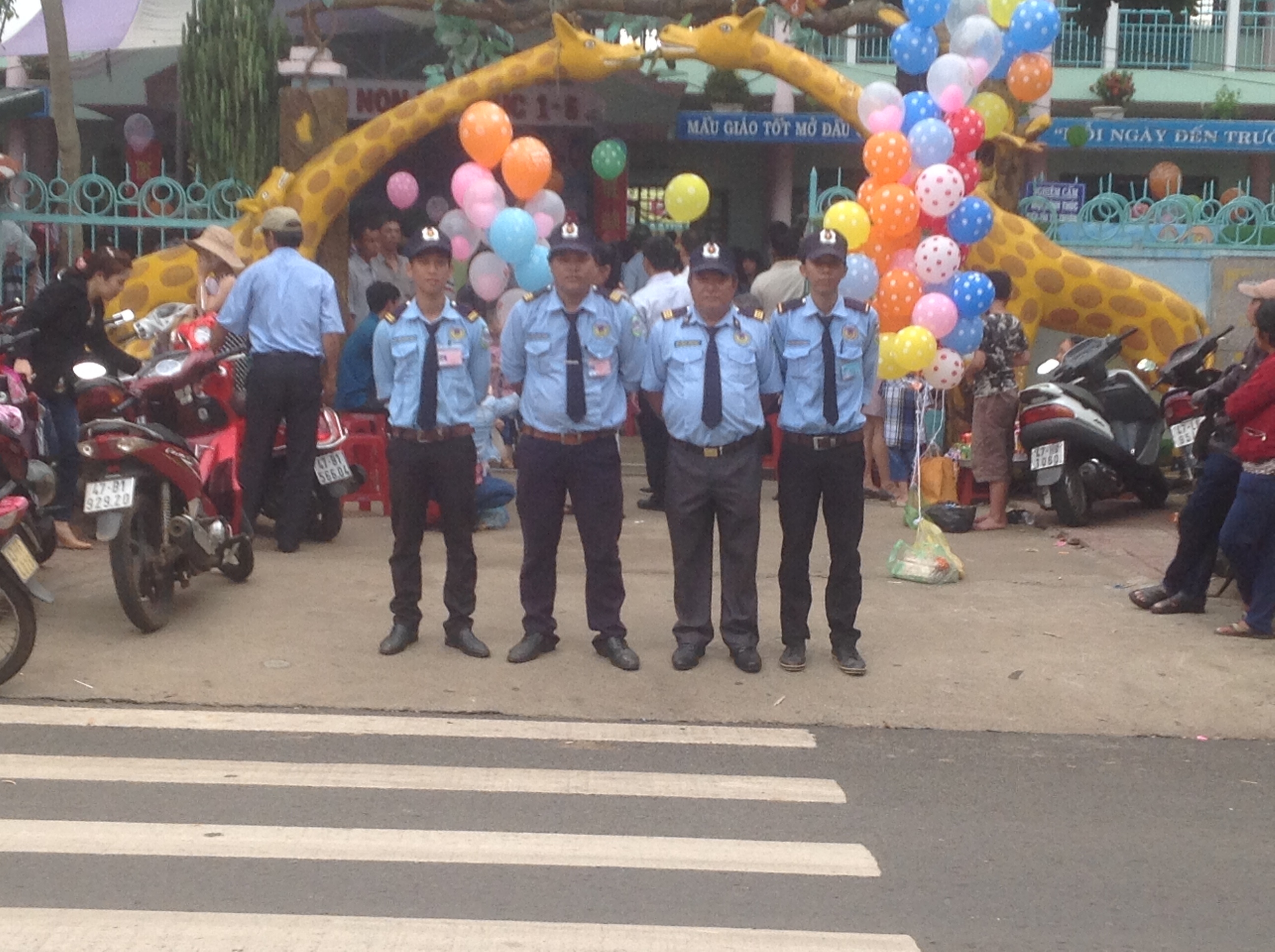 BẢO VỆ LỄ BẾ GIẢNG NĂM HỌC 2015-2016 TRƯỜNG MẦM NON 1.6